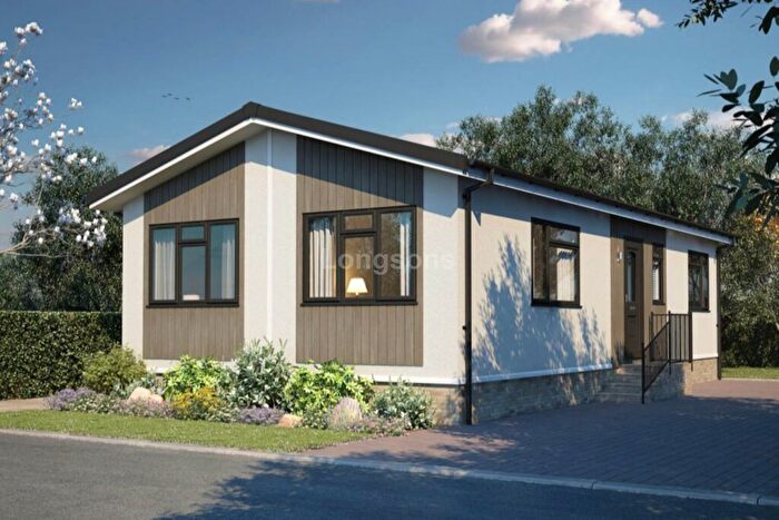 2 Bedroom Mobile/park Home For Sale In Redhill Court, Watton, IP25