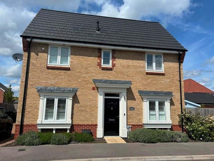 3 Bedroom Property To Rent In Clockbarn Drive, Send, Woking, GU23