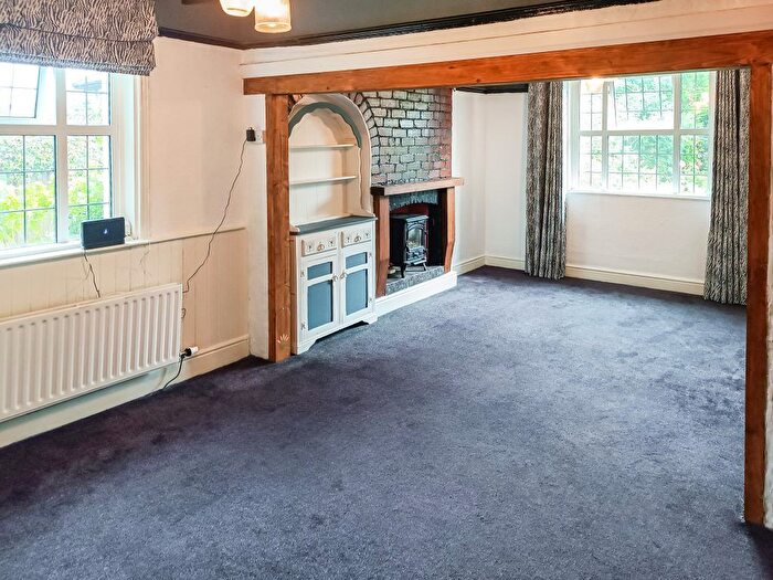 2 Bedroom Bungalow For Sale In Owls Hoot, Lydney, GL15