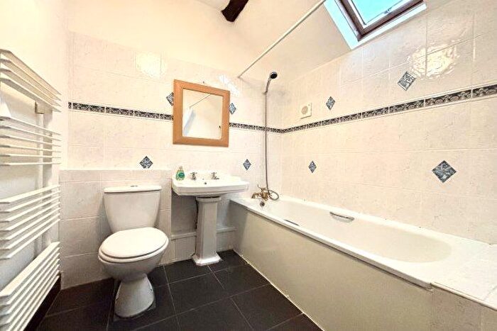 2 Bedroom Cottage To Rent In Swan Street, Alcester, Dp, B49
