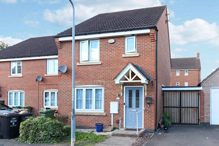 3 Bedroom End Of Terrace House For Sale In Pym Close, Wellingborough, NN8