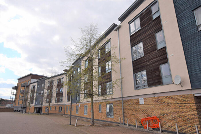 2 Bedroom Apartment To Rent In Quayside Drive, Essex, CO2