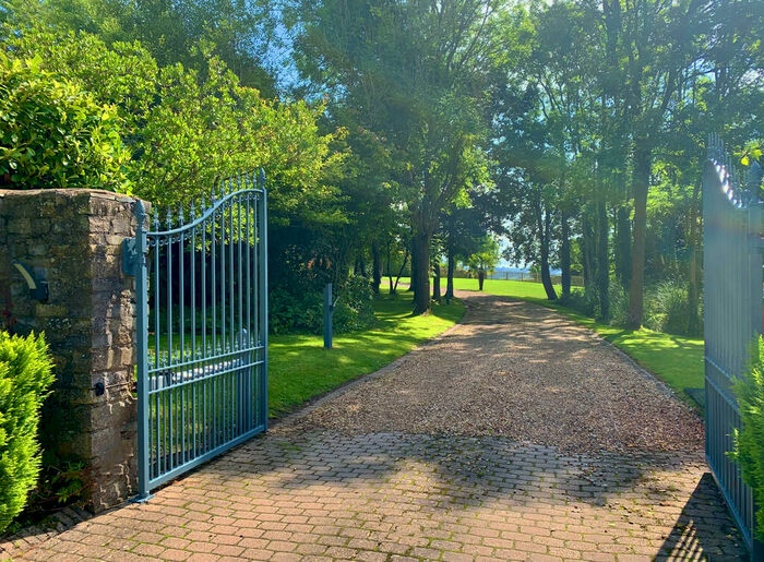 6 Bedroom Detached House For Sale In Kingshill Lane, Chew Stoke, BS40