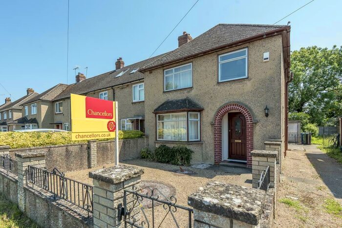 3 Bedroom Semi-Detached House To Rent In Rippington Drive, Marston, OX3