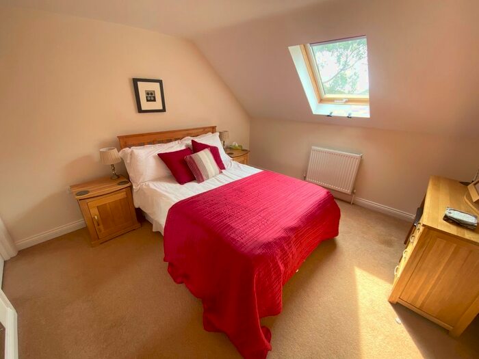 2 Bedroom End Of Terrace House To Rent In Stony Lane, Christchurch, BH23