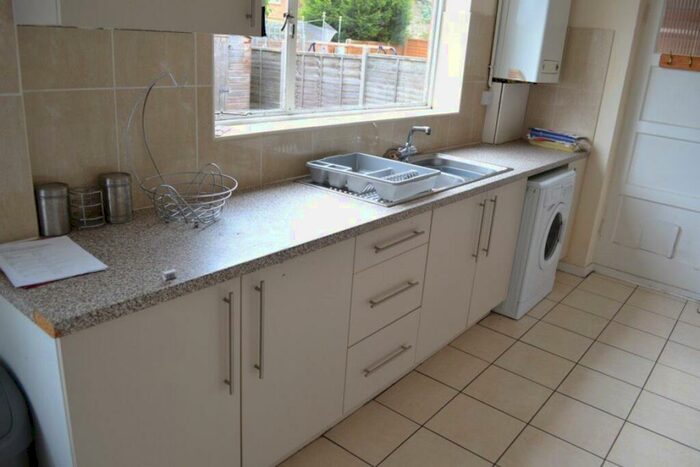 4 Bedroom Property To Rent In Brookfield Avenue, LE11