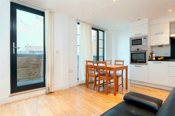 2 Bedroom Flat To Rent In York Way, Islington, N7