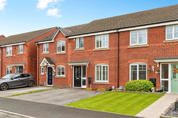 3 Bedroom Terraced House For Sale In Gort Way, Heywood, Greater Manchester, OL10