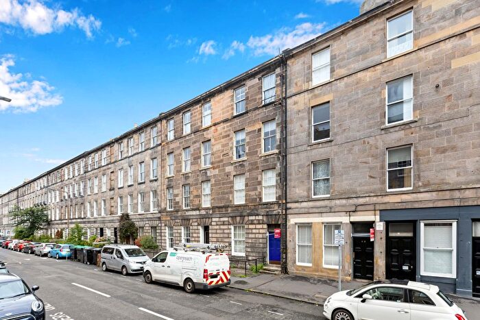 2 Bedroom Flat For Sale In / Montague Street, Newington, Edinburgh, EH8