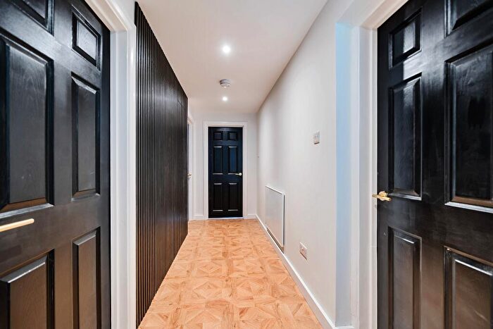 2 Bedroom Flat For Sale In Coniston Court, Stonegrove, Edgware, HA8