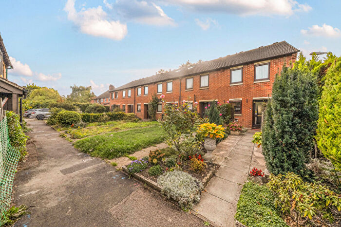2 Bedroom End Of Terrace House For Sale In Angel Court, Pelican Lane, Newbury, RG14