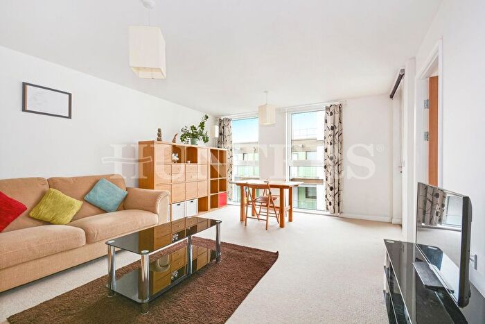 2 Bedroom Flat For Sale In Coppermill Heights, London, N17
