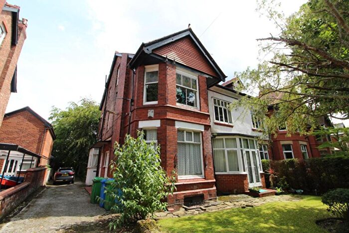 Studio To Rent In Garden Flat, Spath Road, Didsbury, M20