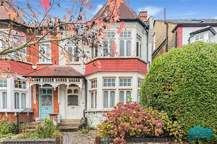 3 Bedroom Semi Detached House For Sale In Ulleswater Road, London, N14