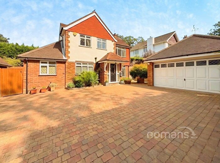 5 Bedroom Detached House For Sale In Chobham Road, Frimley, Surrey, GU16