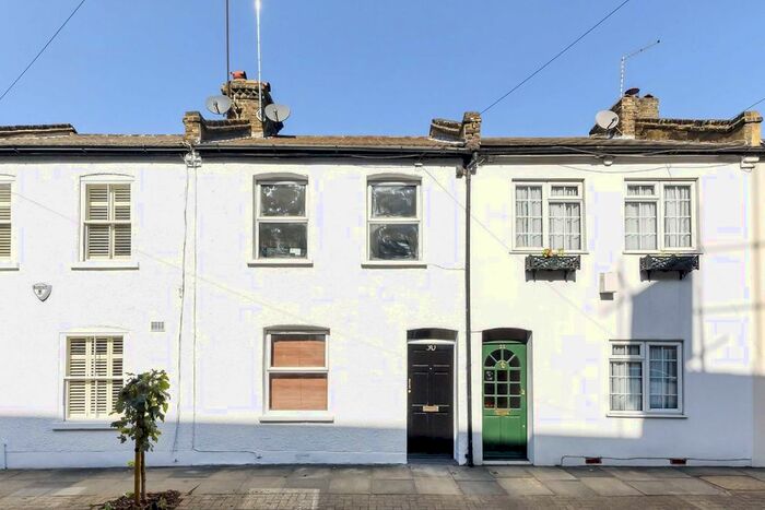 3 Bedroom Property To Rent In Eltringham Street, London, SW18