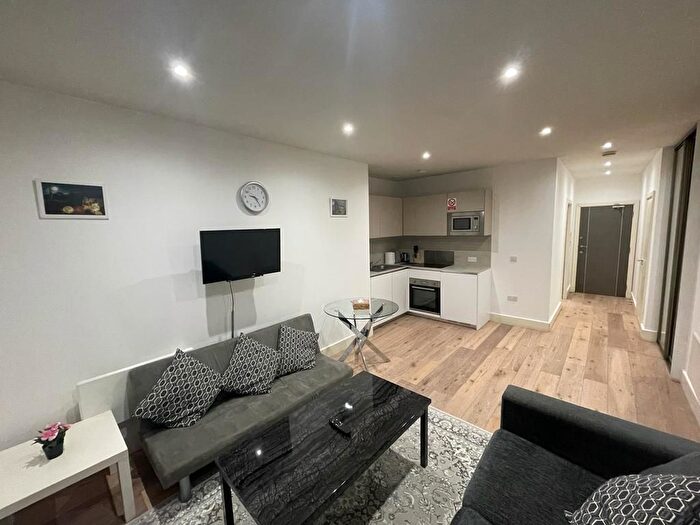 1 Bedroom Flat To Rent In Mondial Way, Heathrow, UB3