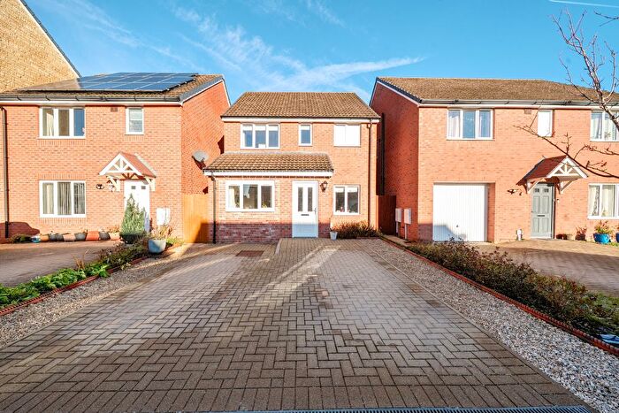 3 Bedroom Detached House For Sale In Stadium View, Swindon, SN25