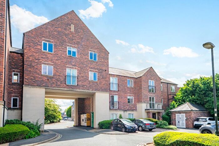 2 Bedroom Flat For Sale In Brinkworth Terrace, York, YO10