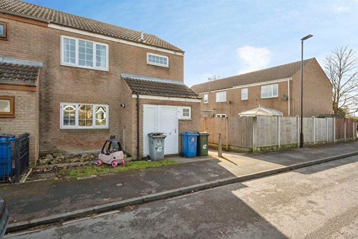 3 Bedroom End Of Terrace House For Sale In Broadwater Drive, Dunscroft, Doncaster, DN7