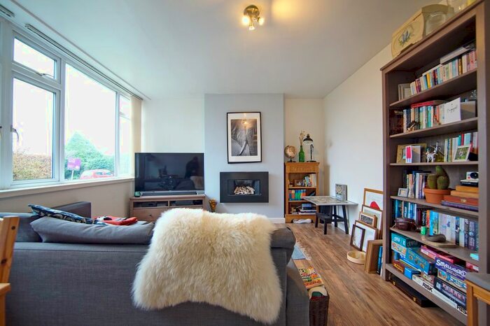 2 Bedroom Flat To Rent In Westover Rise, Westbury-On-Trym, Bristol BS9