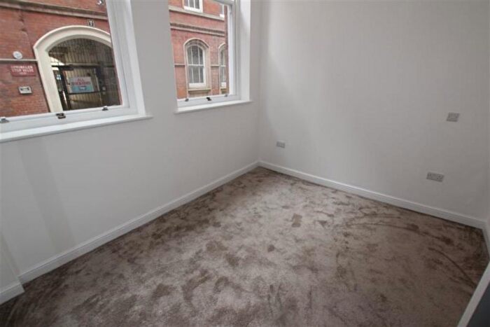 1 Bedroom Flat To Rent In Drapers Bridge, - Hounds Gate, NG1