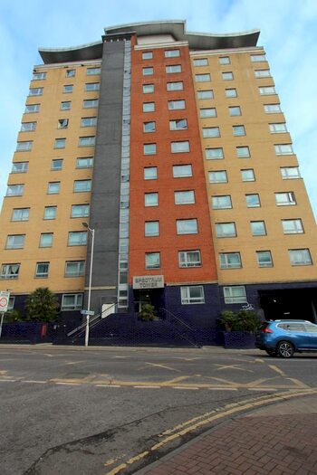 1 Bedroom Flat To Rent In Flat Spectrum Tower, - Hainault Street, Ilford, London, IG1