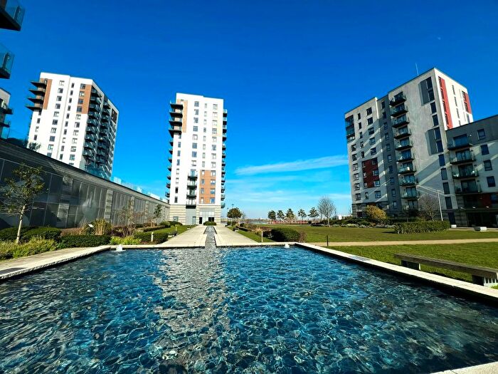 2 Bedroom Flat To Rent In The Peninsula, Gillingham, ME7