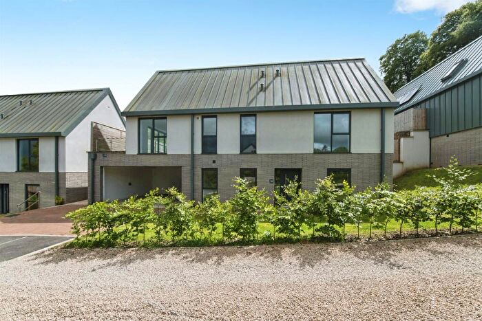 4 Bedroom Detached House For Sale In Elizabeth Penton Way, Bampton, Tiverton, EX16