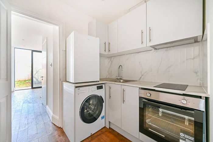 Studio To Rent In Windsor Avenue, New Malden, KT3