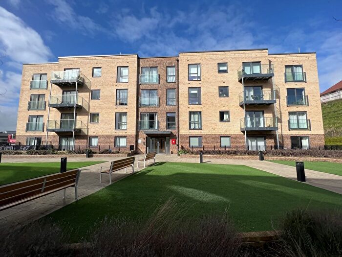 2 Bedroom Flat To Rent In Stirling Drive, Luton, LU2