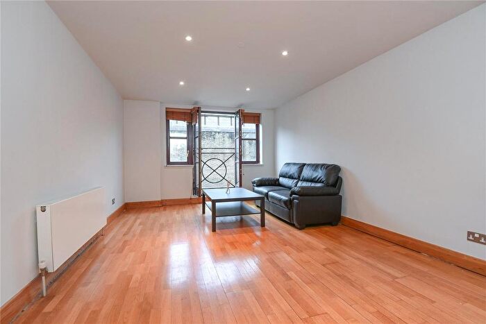 2 Bedroom Apartment To Rent In Kingsley Mews, London, E1W