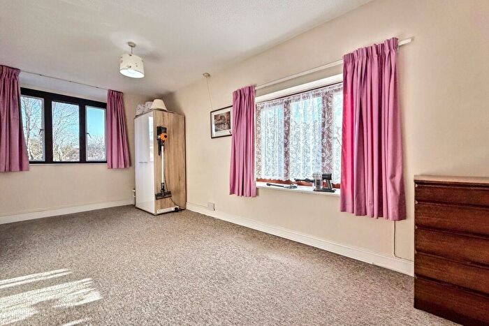 2 Bedroom Retirement Property For Sale In Salisbury, SP1