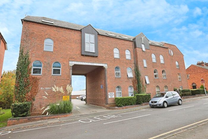 2 Bedroom Flat For Sale In Britannia Road, Banbury, Oxfordshire, OX16