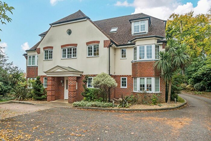 2 Bedroom Flat For Sale In Ridgway Road, Farnham, GU9
