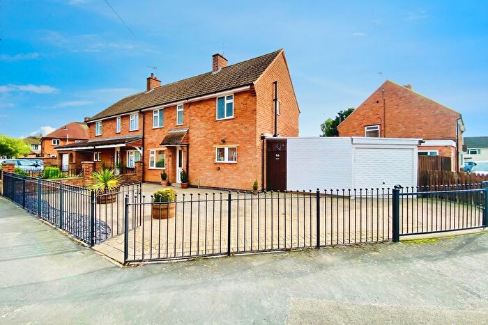 3 Bedroom Semi-Detached House For Sale In Mostyn Avenue, Syston, LE7