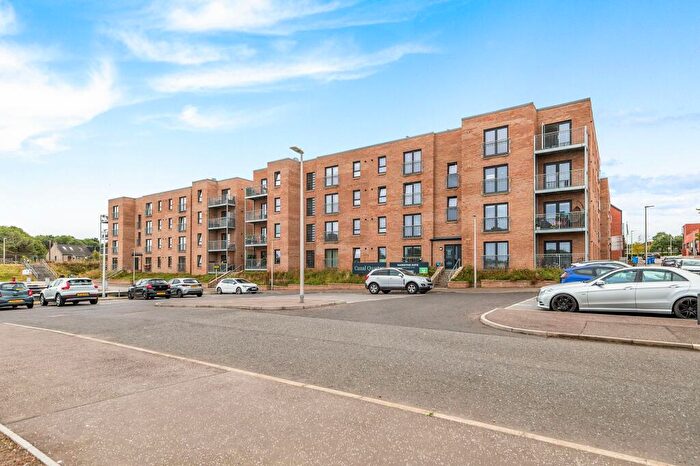 3 Bedroom Apartment To Rent In Canal View, Winchburgh, EH52