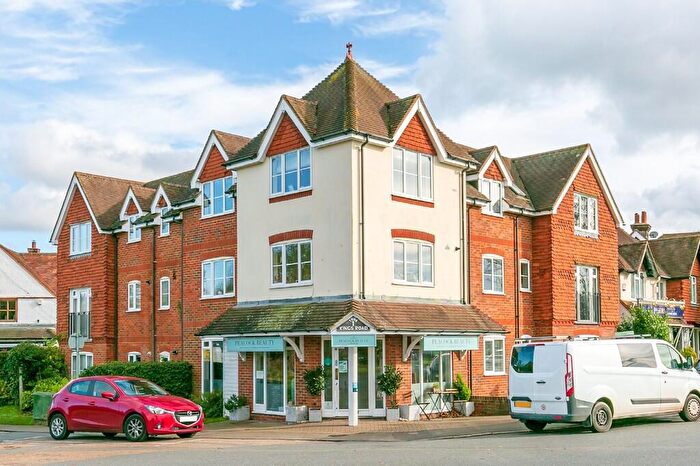 2 Bedroom Apartment To Rent In Kings Road, Shalford, GU4