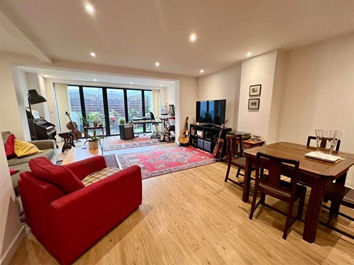 Flat To Rent In A Queens Road, Brighton, BN1