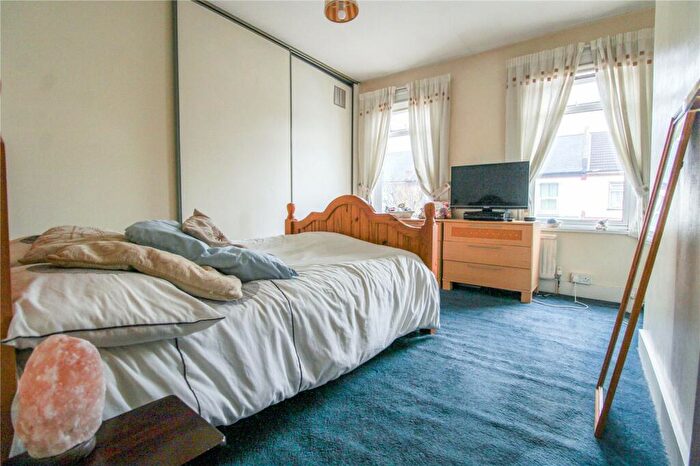 3 Bedroom Terraced House For Sale In Bredon Road, Croydon, CR0
