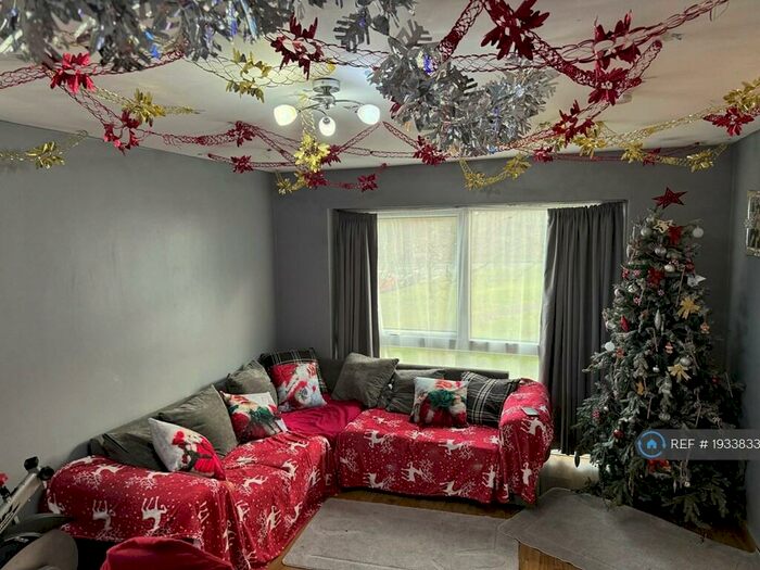 2 Bedroom Flat To Rent In Woodhallfarm, Hemel Hempstead, HP2