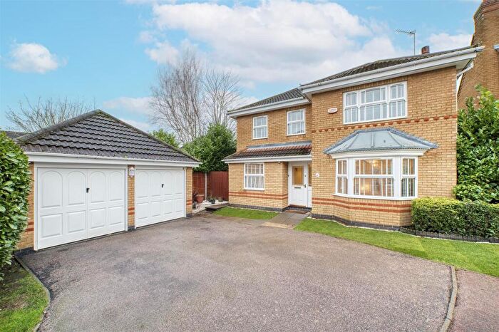 4 Bedroom Detached House For Sale In Wilkie Close, Kettering, NN15