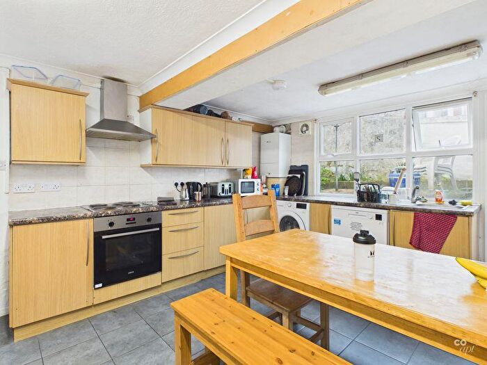 6 Bedroom End Of Terrace House To Rent In Newmarket Terrace, Brighton, BN2