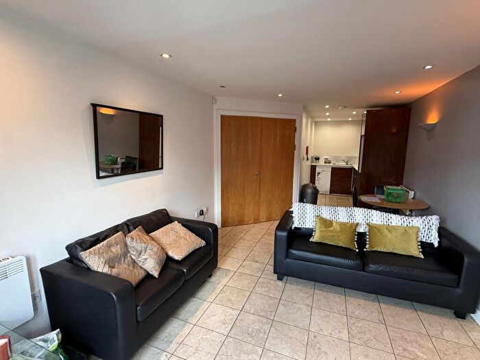 2 Bedroom Flat To Rent In Cross Granby Terrace, Leeds, LS6