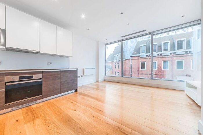 1 Bedroom Flat To Rent In Staines Road, Hounslow, TW3