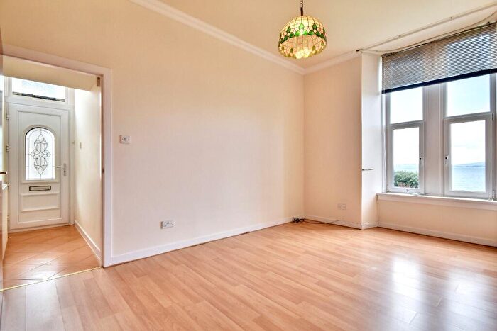 2 Bedroom Flat To Rent In Shore Road, North Ayrshire, Skelmorlie, PA17