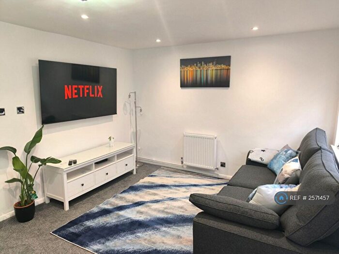 3 Bedroom Semi-Detached House To Rent In Sherwood Way, Southend-On-Sea, SS2