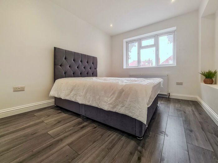 Studio To Rent In Whitchurch Lane, Edgware, HA8