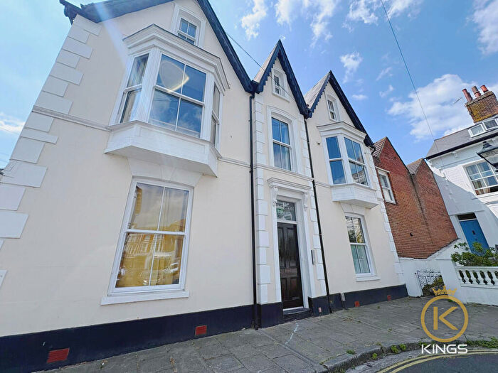 Studio To Rent In Netley Road, Southsea, PO5