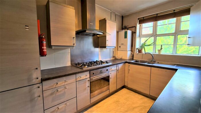 3 Bedroom Flat To Rent In Lowe Avenue, London, E16